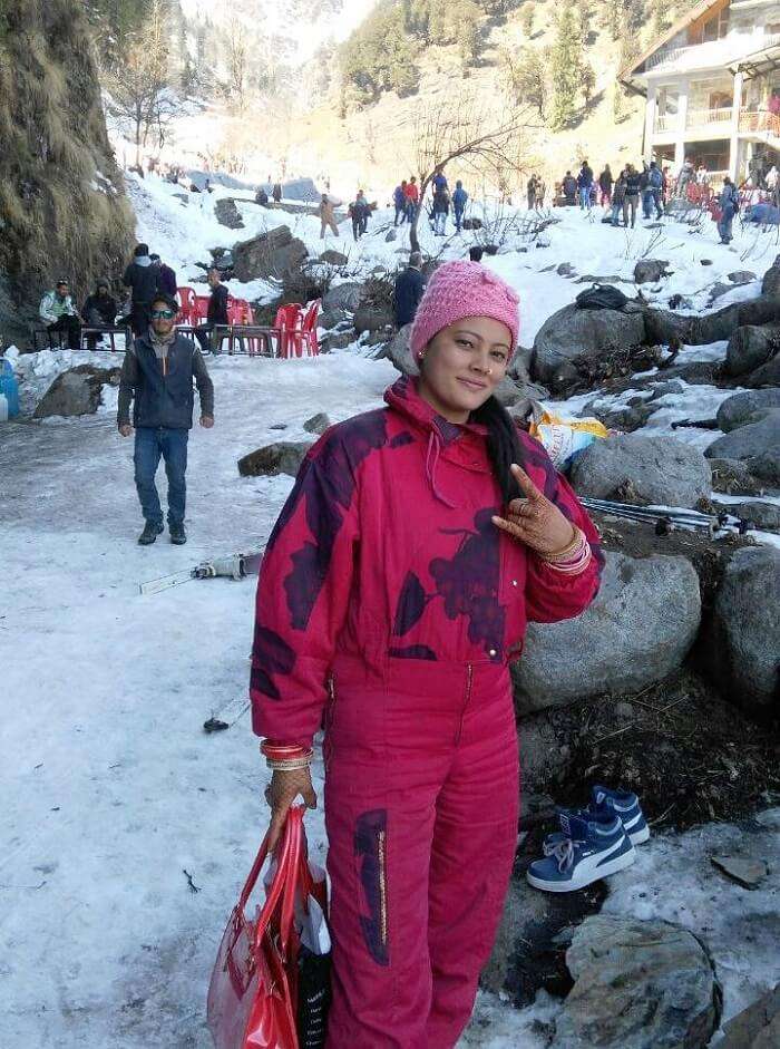 kuldeep manali honeymoon trip: kuldeep wife at solang