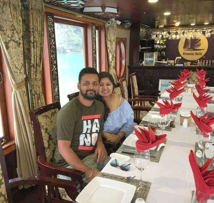 pallavi vietnam family trip: restaurant in cruise
