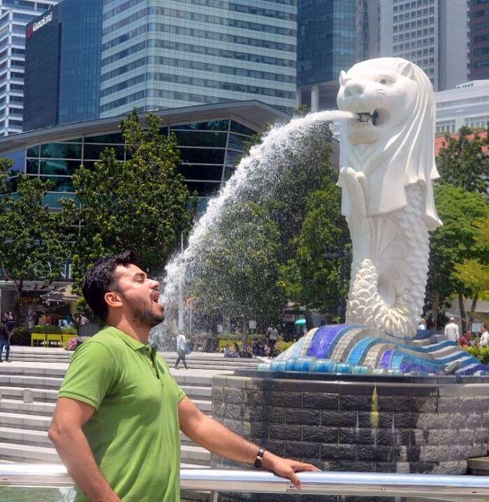 anshu singapore trip: sushant at merlion