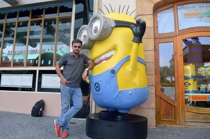 anshu singapore trip: sushant posing with minion