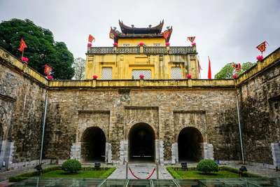 The name of the land of Thang Long through historical periods
