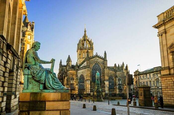 Walk the Royal Mile in Edinburgh scotland