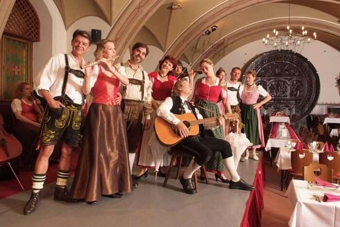 Witness the Austrian Dinner Show in vienna