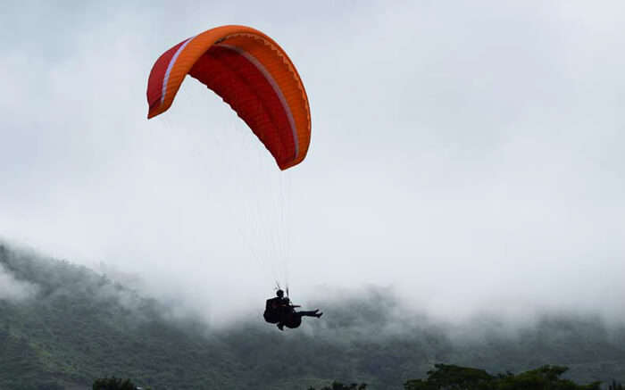acj-2205-paragliding-in-bhimtal 3