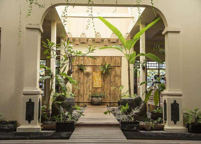 The entrance of Bamboo homestays