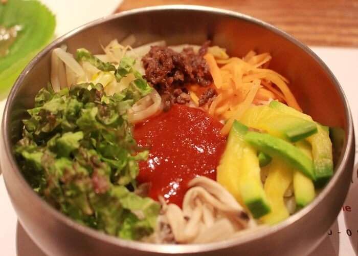 Rice bowl of meat and vegetables