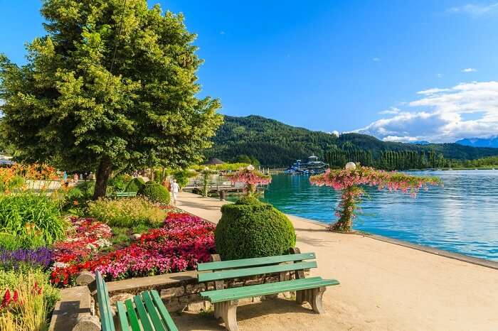 beautiful worthersee lake 