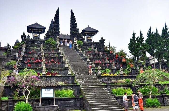 Besakih_Hindu_Temple_Bali_Indonesia
