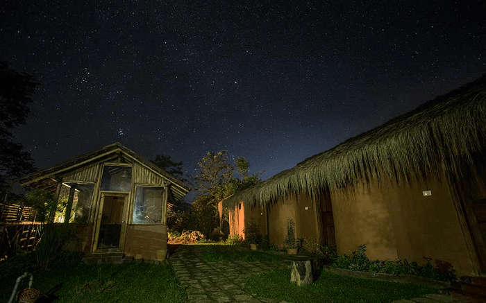 Deshadan Eco-Valley Resort at night 