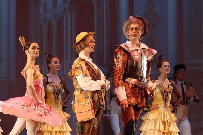 Enjoy an evening at the Samara Academic Opera and Ballet Theatre