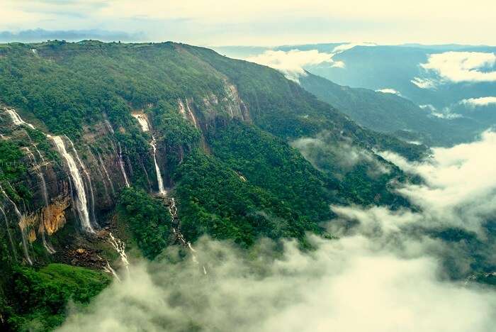 Nohsngithiang Falls