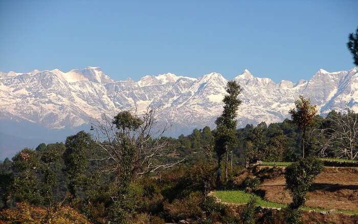 Snowclad mountains of the gorgeous Khirsu 