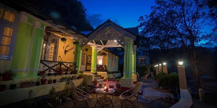 offers luxurious family cottages in Nainital 