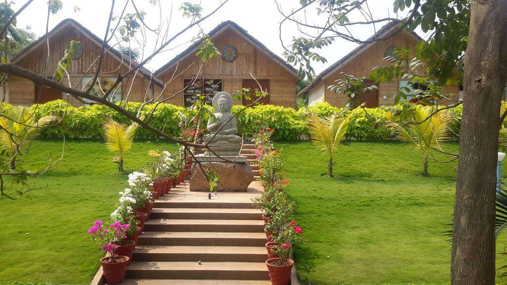 a resort in mrugavani national park