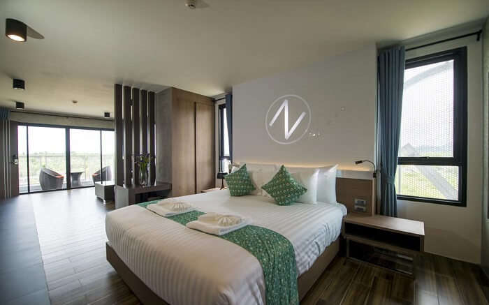 queen size bed in Nap Krabi Hotel room 