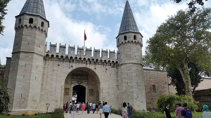 Get to know exciting facts about Topkapı Palace, one of the best places to visit in Turkey