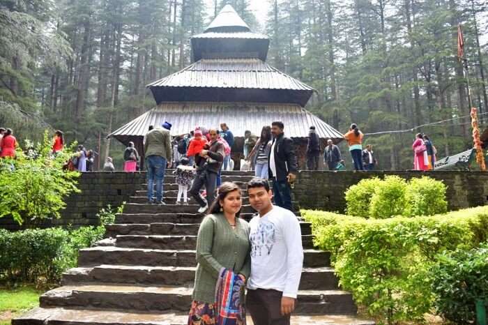 couple in india tourist park