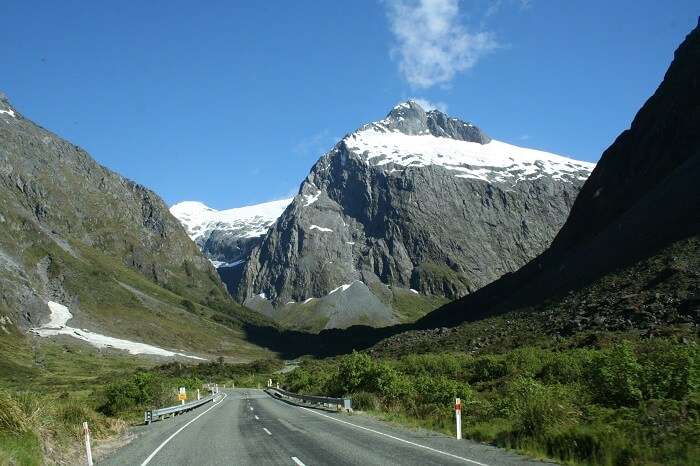 New_Zealand_Milford_Sound_Road