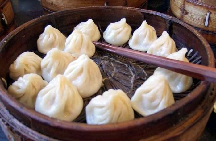 Xiao_Long_Bao_at_Nanxiang_Mantou_Dian_1