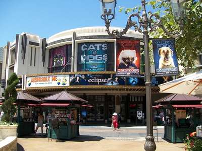 The Grove in Los Angeles - Los Angeles' Shopping and Entertainment Hub – Go  Guides