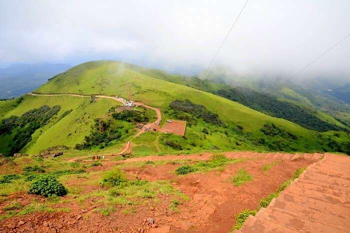 mullayanagiri trek steps