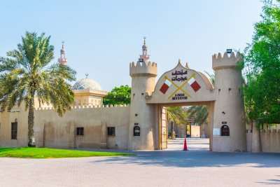 located in center of capital