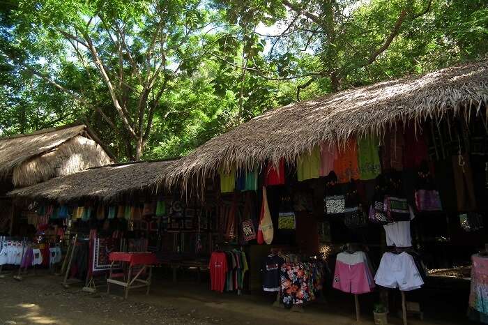 Kuang Si Falls Market