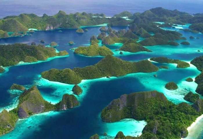 12 Best Indonesian  Islands  That Will Take Your Breath Away 