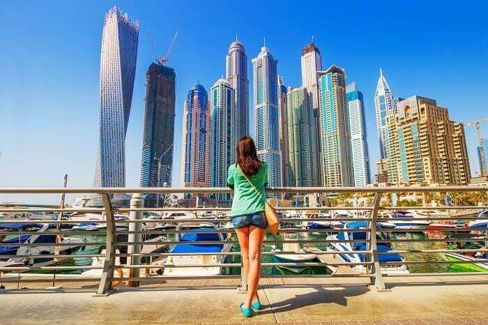 witness the wonders of Dubai with your best pals