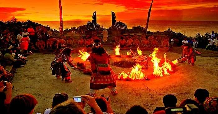 balinese dance with fire at a famous temple