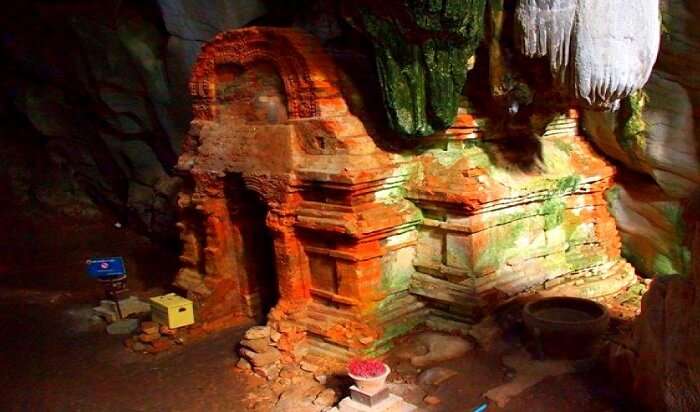 splendid caves of Phnom Chhngok