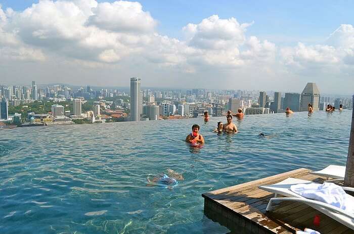 world's highest rooftop infinity pool