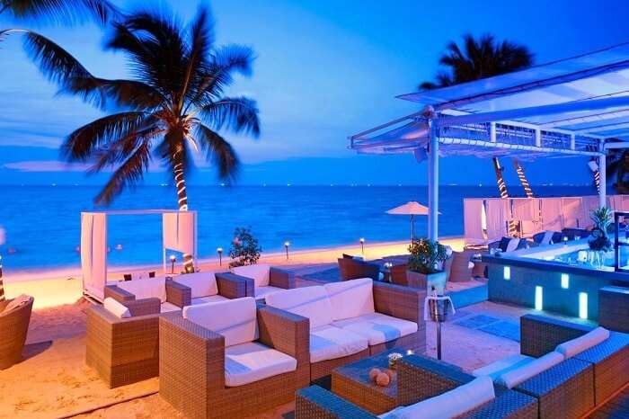 Thai Bar On The Beach