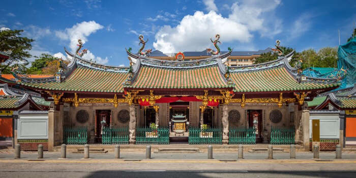 Attractive entrance and colorful interior