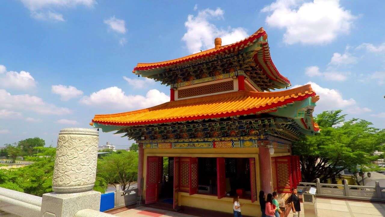 an incredible Chinese temple