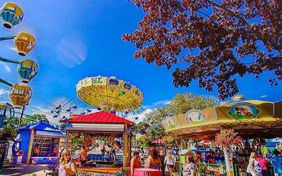 New York Theme Park Guide: Prices, Opening Dates, Travel Info & Rides -  Thrillist