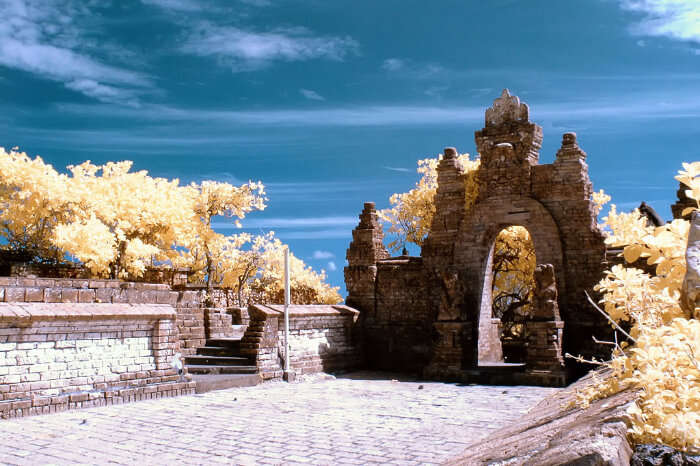 A beautiful gate at Uluwatu temple
