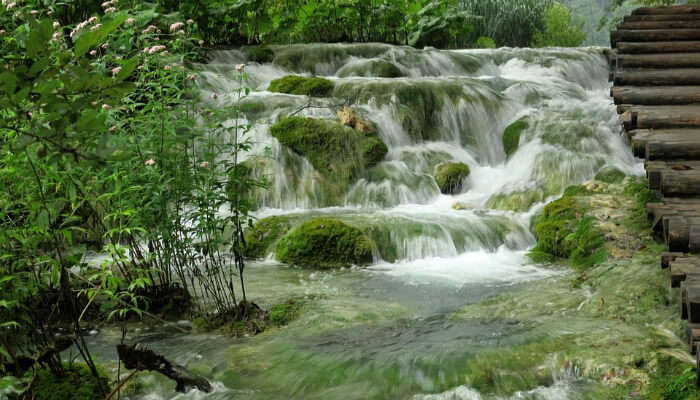 Waterfalls In The World cover