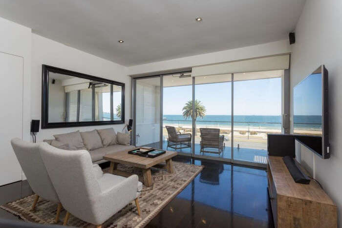 3b Luxury Beachfront House