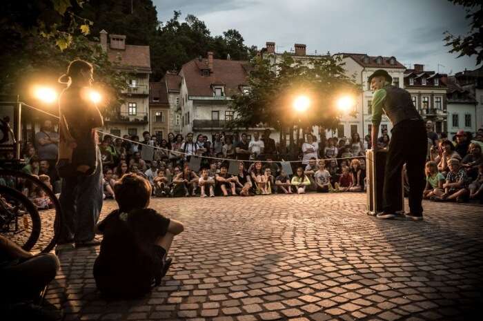 Ana Desetnica International Street Theater Festival