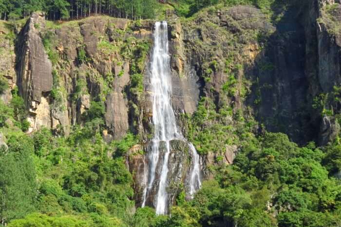 Bambarakanda Waterfalls