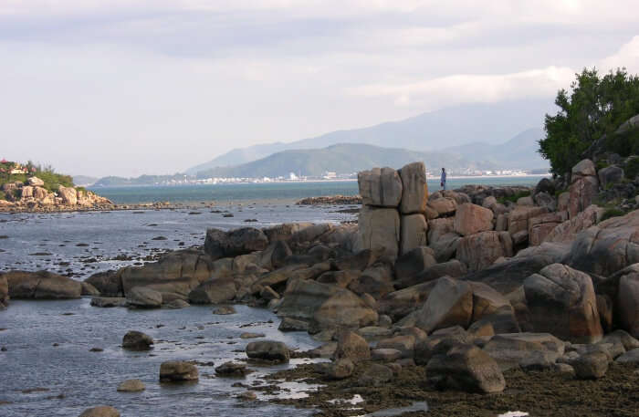 Best Time To Visit Hon Chong Beach