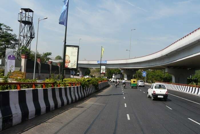 car traveling by road to faridabad