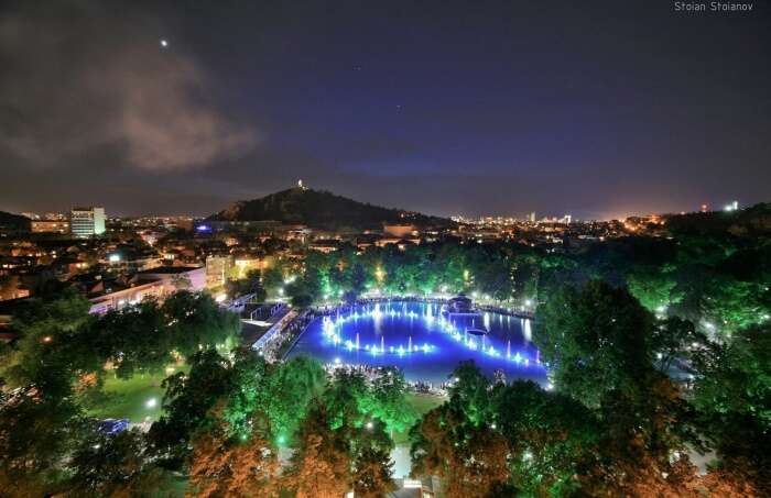 Musical fountain show