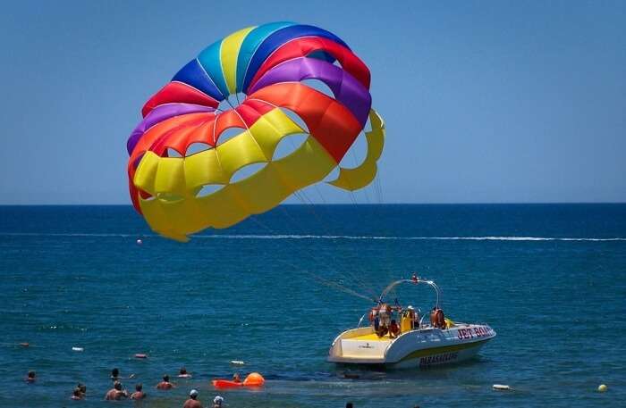 Paragliding-in-Santorini