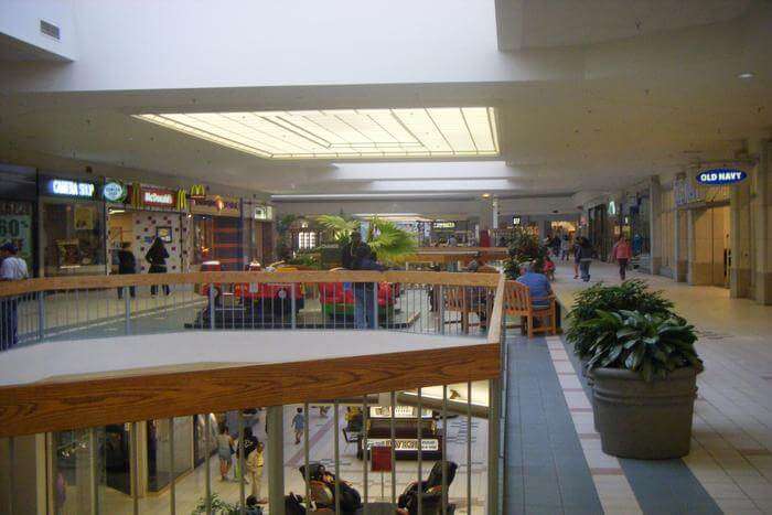 Quaker Bridge Mall