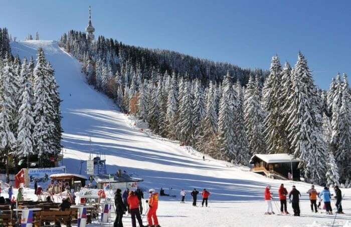 Skiing in Pomporovo