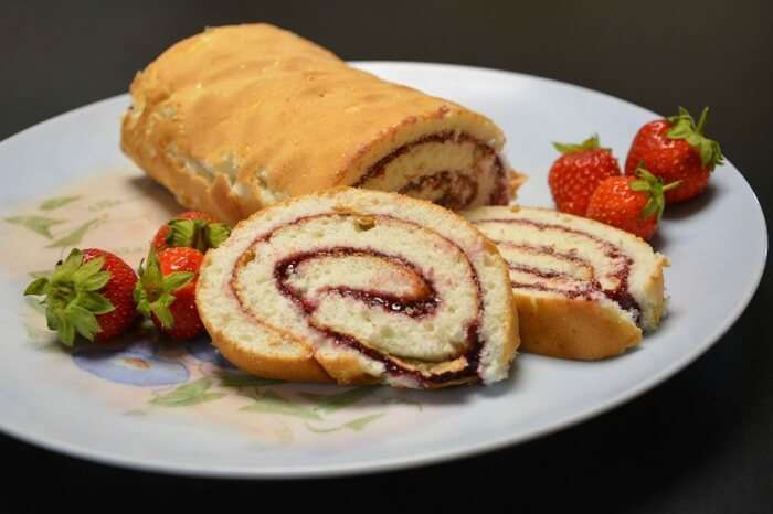 Jordbærroulade Delights Hindbærroulade Roulade Cake