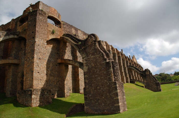 Want to know how the 17th century buildings looked like