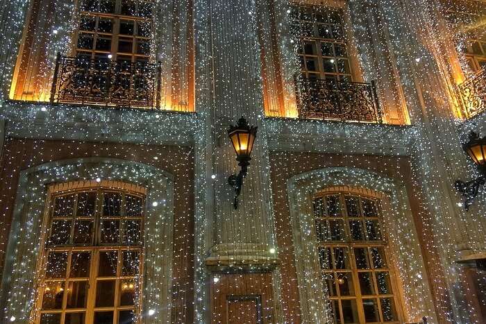 Café Pushkin Facade Christmas Moscow Decorations